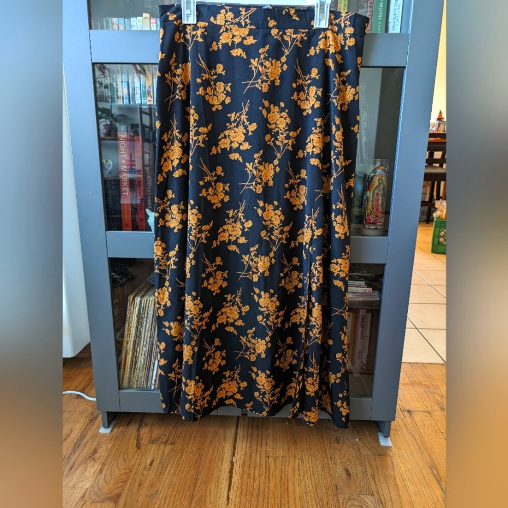 Floral print skirt